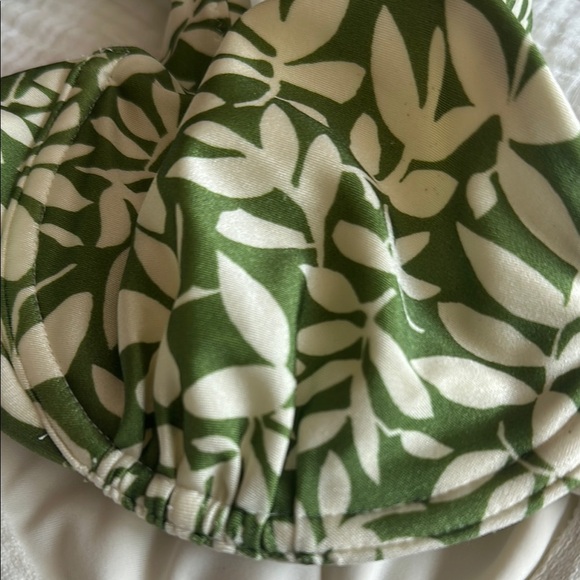 Abercrombie Green Leaf Print Underwire Bikini Top - Picture 4 of 4